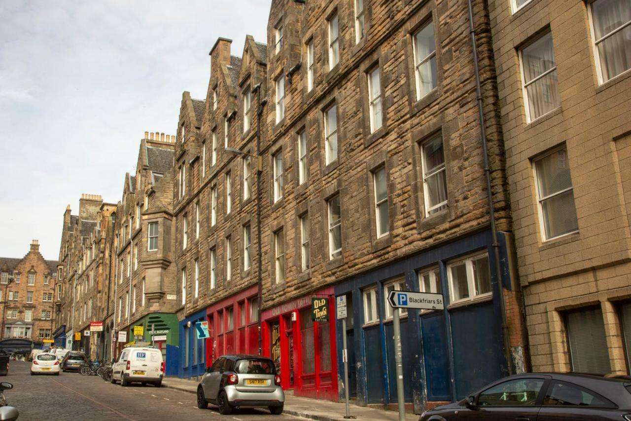 Spacious 2 Bed Apartment In The Heart Of Old Town Edimburgo Exterior foto